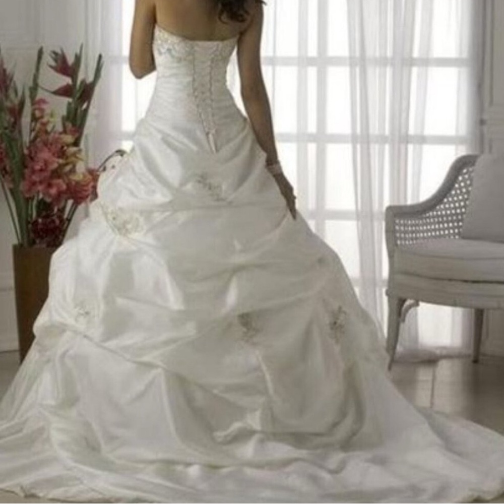 Nwot Wedding Dress Corset Style Wedding Gown Size - Picture 2 of 4